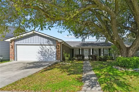 1404 Drake Ln, Gretna, LA 70056