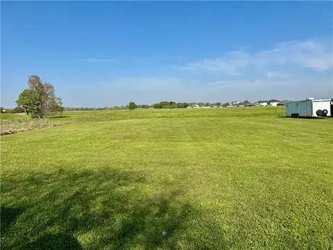 314 Beau Place Blvd, Des Allemands, LA 70030