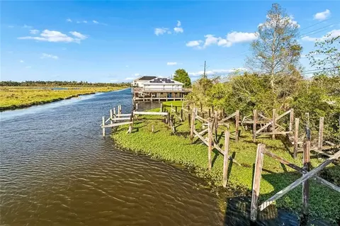 4507 Ponchartrain Dr, Slidell, LA 70458