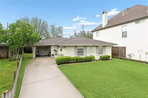 5 Central Dr, Metairie, LA 70005