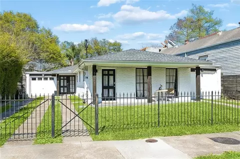 6321 Laurel St, New Orleans, LA 70118
