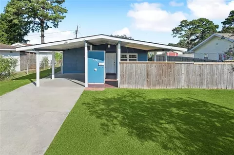 2123 Browning Ln, Gretna, LA 70056