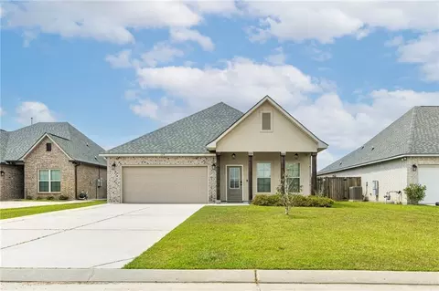 629 Claiborne Trails Dr, Slidell, LA 70458