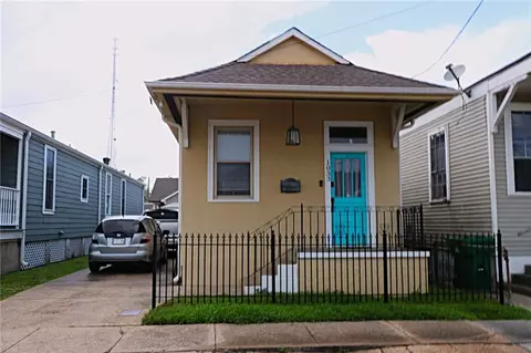 1033 6th St, Gretna, LA 70053
