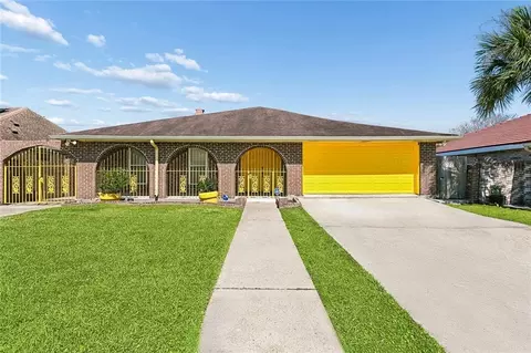 2248 Stall Dr, Harvey, LA 70058