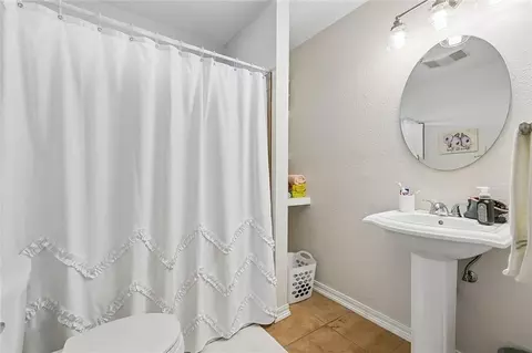 Bath - 5908 3rd St, Violet, LA 70092 photo 1 of 1