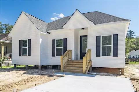 28636 Janet St, Lacombe, LA 70445