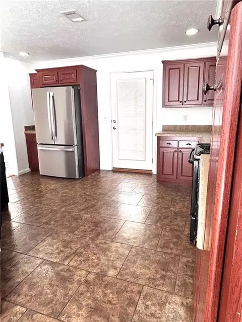 Kitchen - 79281 Short Rd, Covington, LA 70435 photo 3 of 4