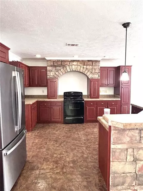 Kitchen - 79281 Short Rd, Covington, LA 70435 photo 2 of 4