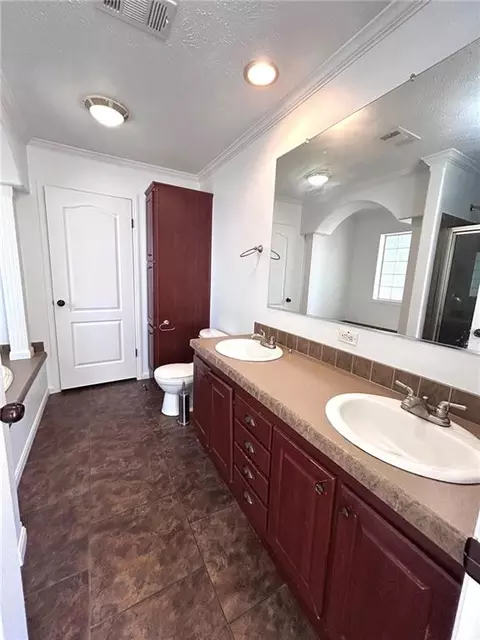 Bath - 79281 Short Rd, Covington, LA 70435 photo 1 of 3