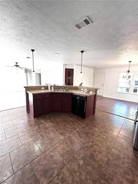 Kitchen - 79281 Short Rd, Covington, LA 70435 photo 4 of 4