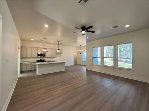 Living - 69206 4th Ave, Covington, LA 70433 photo 4 of 5