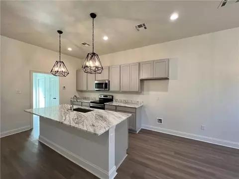 Kitchen - 69206 4th Ave, Covington, LA 70433 photo 2 of 2