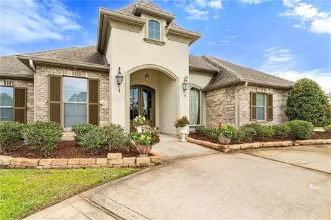 333 Cypress Lakes Dr, Slidell, LA 70458