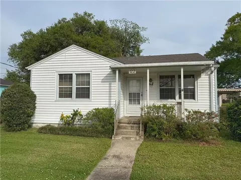 122 Destrehan Dr, Destrehan, LA 70047
