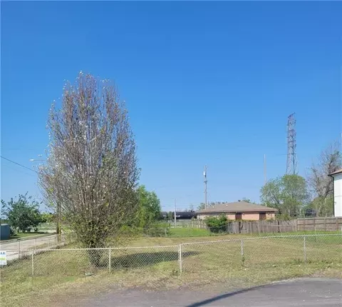 3041 Laussat Pl, New Orleans, LA 70117
