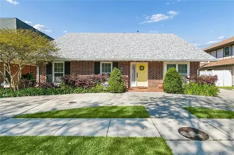 4728 Chateau Dr, Metairie, LA 70002