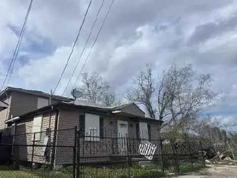 1436 Strand Ct, New Orleans, LA 70117
