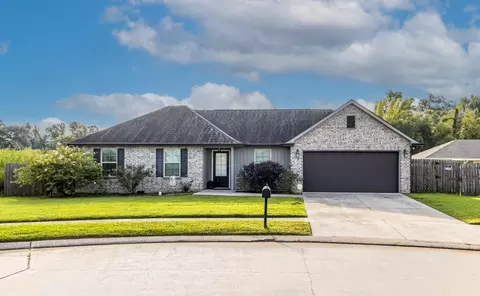 201 Ashton Oaks Ln, Luling, LA 70070