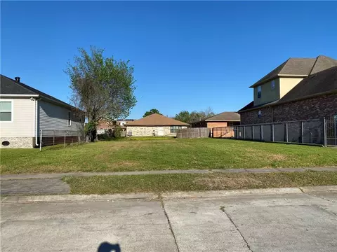 4857 Chantilly Dr, New Orleans, LA 70126