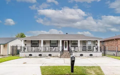 6113 Victorian Dr, Marrero, LA 70072