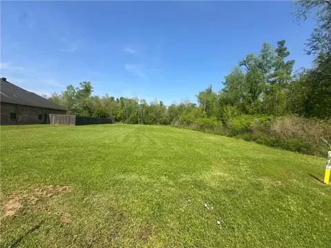 629 Desoto Dr, Laplace, LA 70068