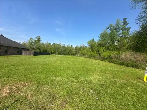 629 Desoto Dr, Laplace, LA 70068