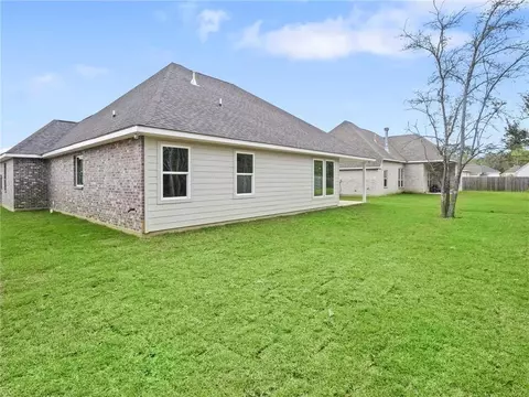 Exterior - 72694 Robindale Dr, Covington, LA 70435 photo 5 of 7