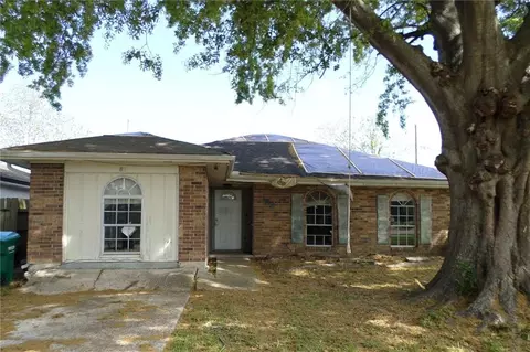 82 Johns Hopkins Dr, Kenner, LA 70065