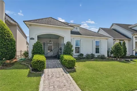725 S Corniche Du Lac St, Covington, LA 70433