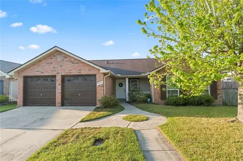 2620 Long Branch Dr, Marrero, LA 70072