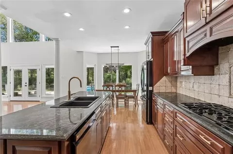 Kitchen - 71466 Parc Wood Dr, Covington, LA 70433 photo 2 of 3