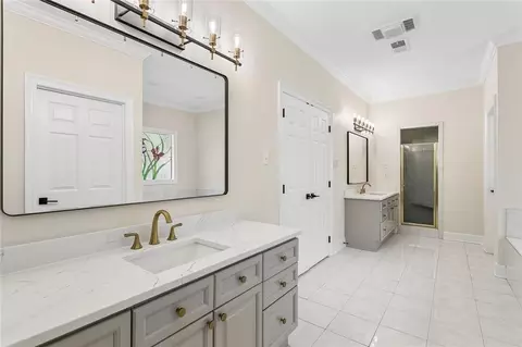 Bath - 71466 Parc Wood Dr, Covington, LA 70433 photo 2 of 5
