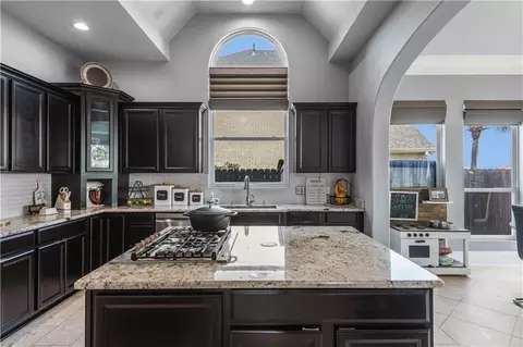 Kitchen - 2273 Sunset Blvd, Slidell, LA 70461 photo 2 of 3