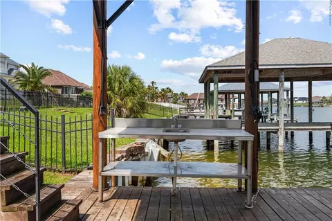 Exterior - 2273 Sunset Blvd, Slidell, LA 70461 photo 2 of 2