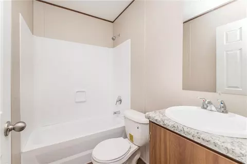 Bath - 17063 E Park Ave, Hammond, LA 70403 photo 3 of 3