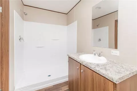 Bath - 17063 E Park Ave, Hammond, LA 70403 photo 1 of 3