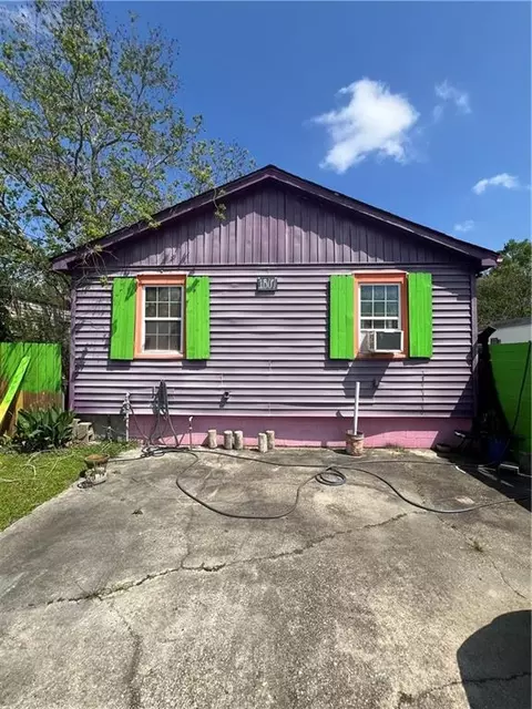 1807 Deborah Dr, Saint Bernard, LA 70085