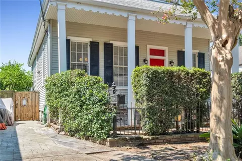 8218 Burthe St, New Orleans, LA 70118