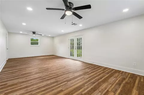 Living - 6500 4th St, Violet, LA 70092 photo 4 of 4