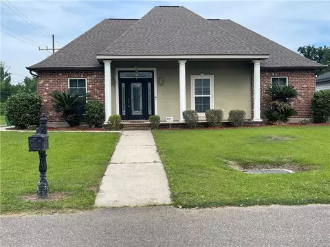 672 Gardenia St, Laplace, LA 70068