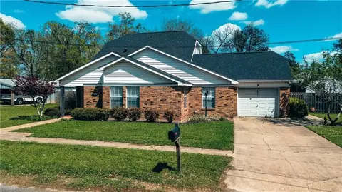 365 Tassin St, Moreauville, LA 71355
