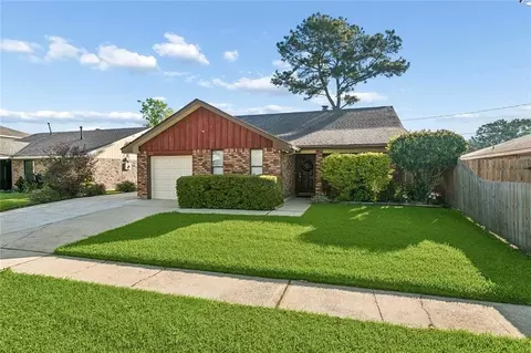 1708 Tiffany Dr, Laplace, LA 70068
