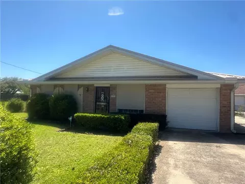 230 Courville Dr, Luling, LA 70070