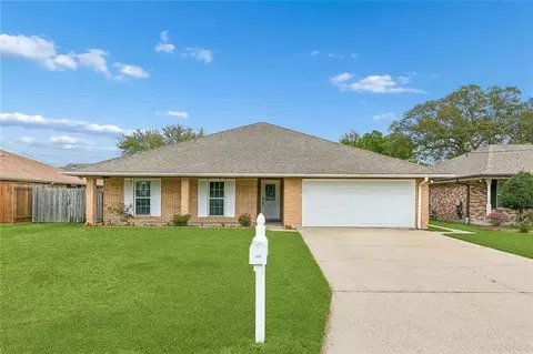 404 Avenue A Ave, Belle Chasse, LA 70037
