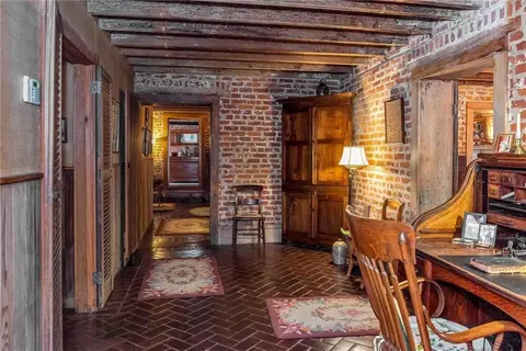 Entry Way - 305 S Broadway St, Natchez, MS 39120 photo 5 of 6