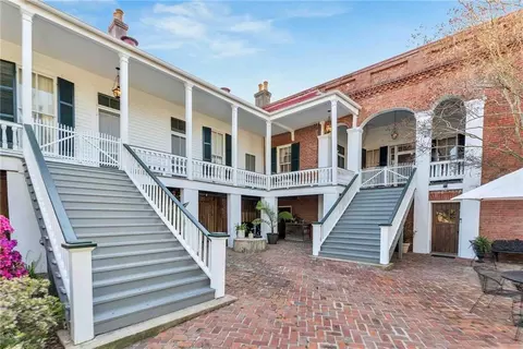Exterior - 305 S Broadway St, Natchez, MS 39120 photo 17 of 19