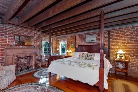 Bedroom - 305 S Broadway St, Natchez, MS 39120 photo 9 of 11