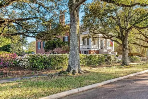 Other - 305 S Broadway St, Natchez, MS 39120 photo 1 of 2