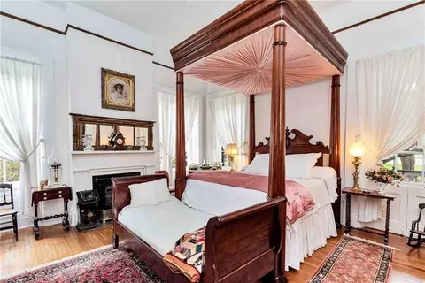 Bedroom - 305 S Broadway St, Natchez, MS 39120 photo 1 of 11